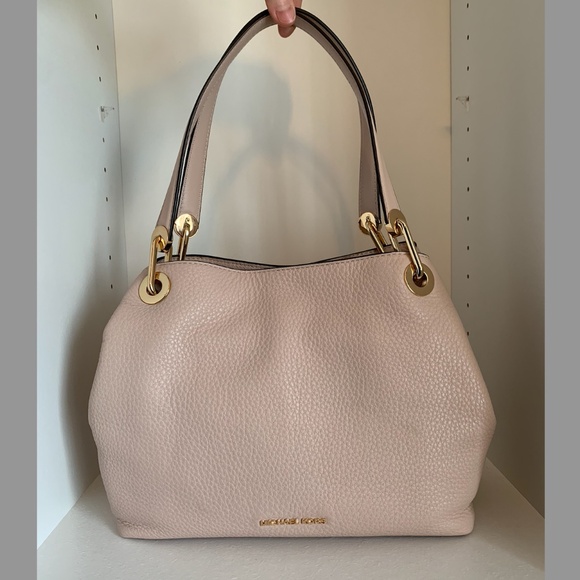 Michael Kors Pebble Leather Medium Raven Shoulder Bag *Soft Pink* - Picture 1 of 14